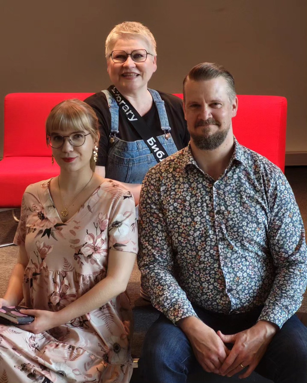 Lukupilvessä – E-lukemisen digitaalinen sosiaalisuus – 25.5.2023 keskustelun&nbsp;tallenne